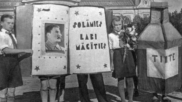 22 сентября 1940 года. Юные латвийские пионеры обещают Сталину хорошо учиться - Sputnik Latvija