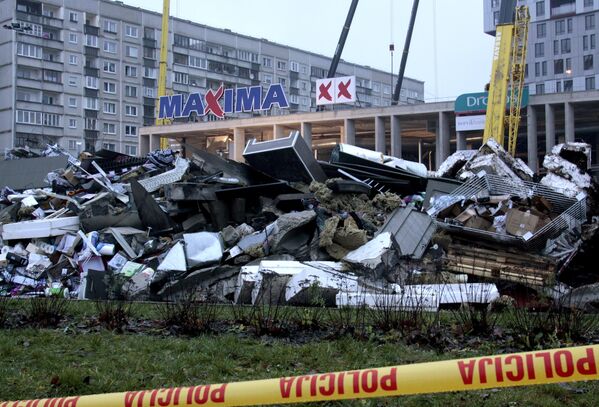Так выглядел ТЦ Maxima после обвала крыши - Sputnik Латвия