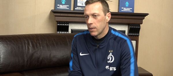 Роман Березовский о качествах вратаря и о юморе - Sputnik Латвия