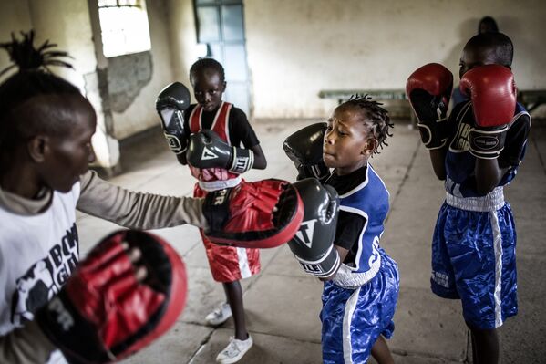 Кенийская боксерская школа для девочек, Луис Тато, Испания, номинация Серии - Sputnik Латвия