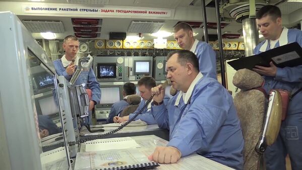 Экипаж подводного крейсера Юрий Долгорукий, с которого производится запуск ракет Булава по полигону Кура - Sputnik Латвия