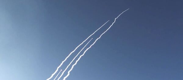 Запуск ракет Булава по полигону Кура с подводного крейсера Юрий Долгорукий в Белом море Запуск ракет Булава по полигону Кура с подводного крейсера Юрий Долгорукий в Белом море - Sputnik Latvija