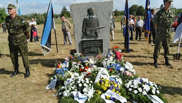 Памятник эстонцам, воевавшим на стороне фашистской Германии - Sputnik Latvija