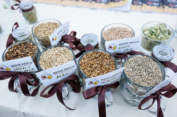 Овес, рожь, пшеница или хмель подойдет для приготовления домашнего пива - Sputnik Латвия