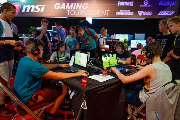 Фестиваль сферы компьютерных развлечений и киберспорта HyperTown Riga - Sputnik Латвия