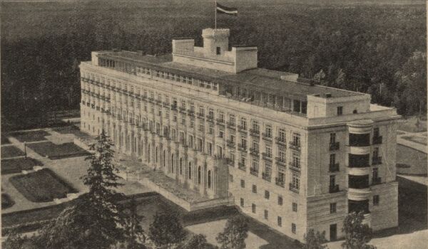 Вид со стороны парка – журнал Ķemeru ziņas, 1936 год Вид со стороны парка – журнал Ķemeru ziņas, 1936 год - Sputnik Латвия