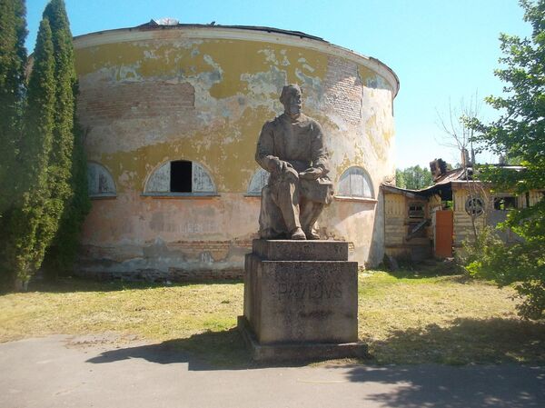 Памятник академику Павлову Памятник академику Павлову - Sputnik Латвия