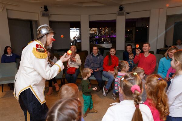 Клоун-терапевт Виктор Бусыгин - Sputnik Латвия