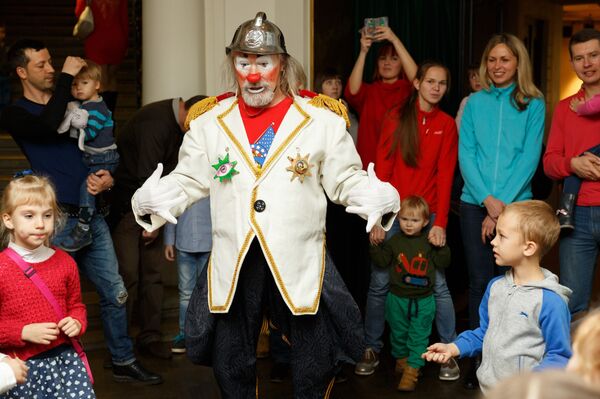 Клоун-терапевт Виктор Бусыгин - Sputnik Латвия