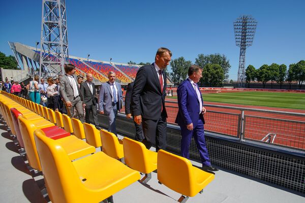 Марис Кучинскис осмотрел отремонтированный стадион - Sputnik Латвия