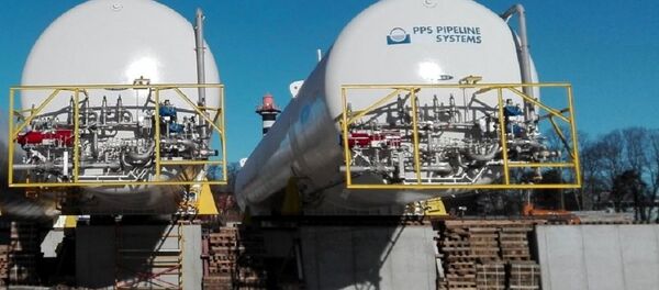 Газовоз в Клайпедском СПГ терминале - Sputnik Latvija