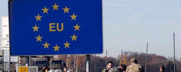 Возведение барьеров на границе в Европе Возведение барьеров на границе в Европе - Sputnik Latvija