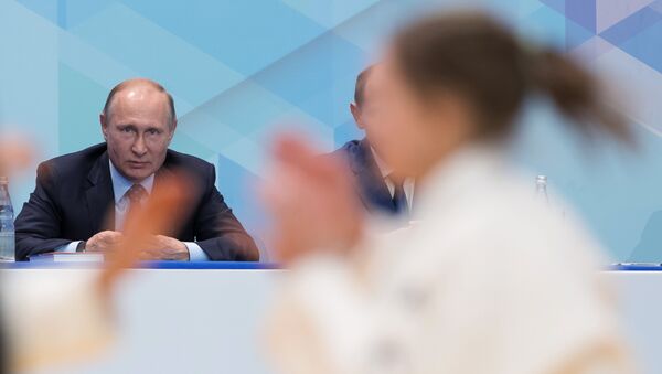 Президент РФ В. Путин посетил турнир по дзюдо памяти А. Рахлина в Санкт-Петербурге - Sputnik Латвия