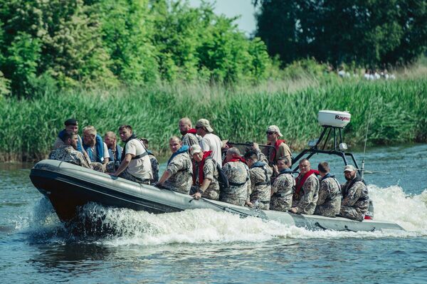 Учения на водах Лиепайского озера - Sputnik Латвия