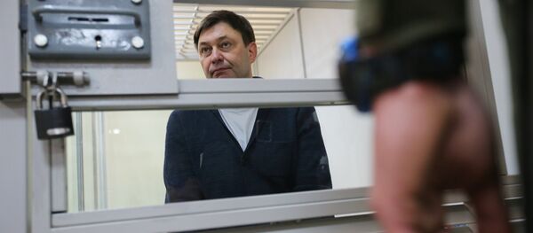 Руководитель портала РИА Новости Украина Кирилл Вышинский во время рассмотрения апелляции на арест в Херсонском зале суда Руководитель портала РИА Новости Украина Кирилл Вышинский во время рассмотрения апелляции на арест в Херсонском зале суда - Sputnik Latvija