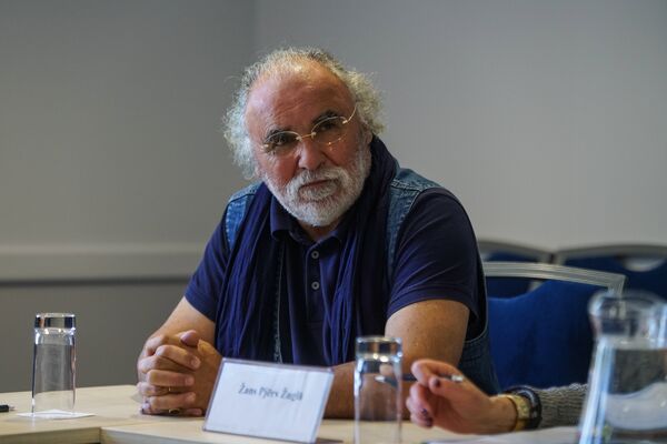 Руководитель Европейской федерации центров по исследованию и обмену информацией о сектантстве (FECRIS) Жан Пьер Жула - Sputnik Латвия