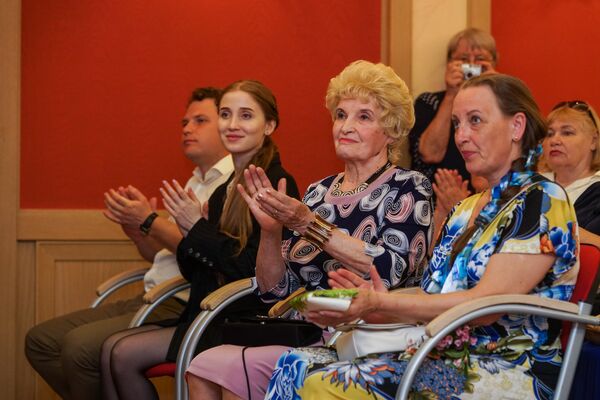 Антонина Пикуль на презентации мемуаров в Доме Москвы в Риге - Sputnik Латвия