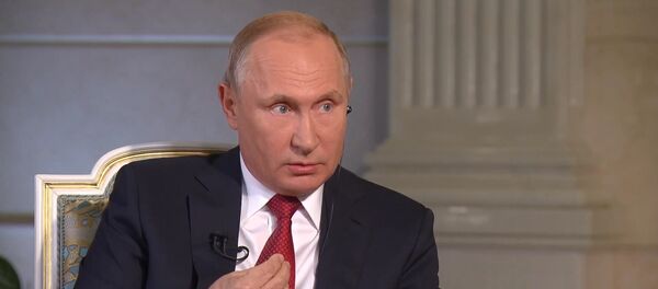 Putins paskaidrojis, kā parādījušās viņa puskailās fotogrāfijas Putins paskaidrojis, kā parādījušās viņa puskailās fotogrāfijas - Sputnik Latvija