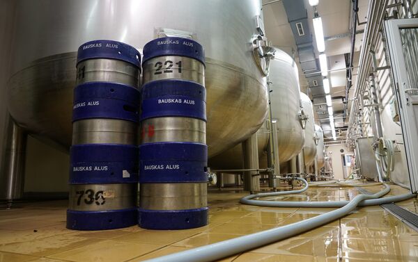 Производство пива на предприятии Bauskas alus - Sputnik Латвия