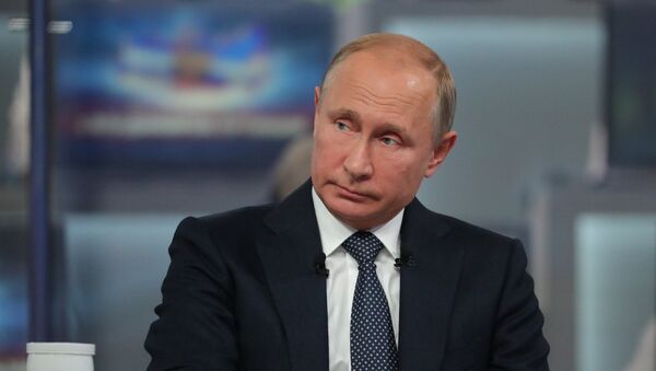Прямая линия с президентом России Владимиром Путиным - Sputnik Latvija