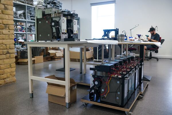 Производство 3D-принтеров компания MASS PORTAL находится в Риге Производство 3D-принтеров компания MASS PORTAL находится в Риге - Sputnik Латвия