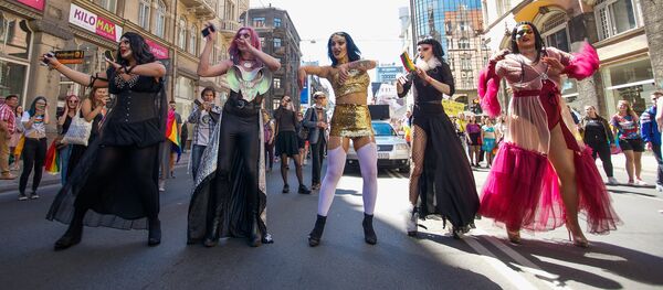 Шествие сексуальных меньшинств Baltijas Praids 2018 Шествие сексуальных меньшинств Baltijas Praids 2018 - Sputnik Latvija