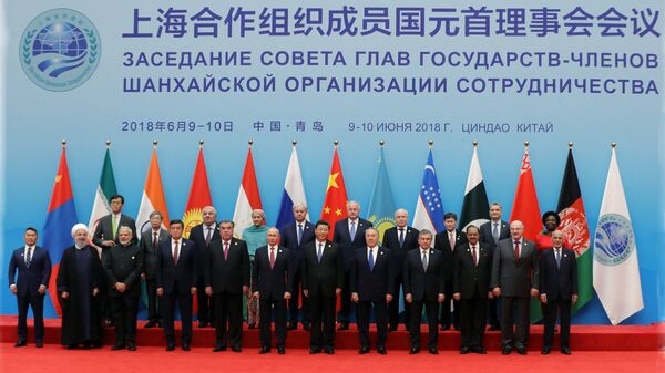 Лидеры стран ШОС на саммите в Китае - Sputnik Latvija