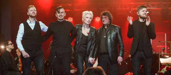 Рок-группа Ночные снайперы и Государственный симфонический оркестр под управлением Юрия Башмета выступили в концертном зале Дзинтари, в Юрмале - Sputnik Латвия