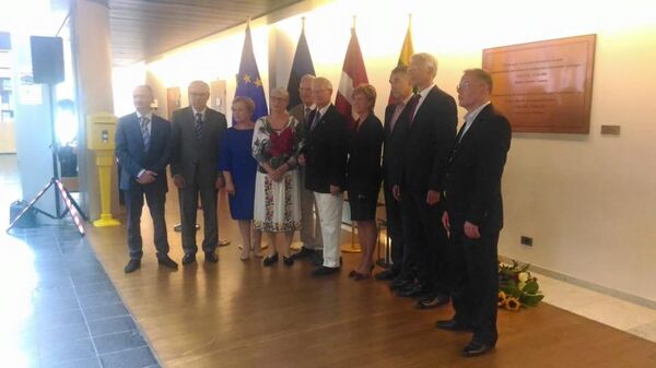 Церемония памяти жертв июньской депортации из Прибалтики в Европарламенте Церемония памяти жертв июньской депортации из Прибалтики в Европарламенте - Sputnik Латвия