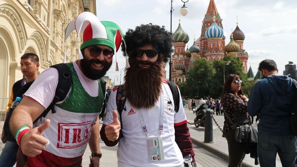 Болельщики чемпионата мира по футболу 2018 на Красной площади в Москве - Sputnik Latvija