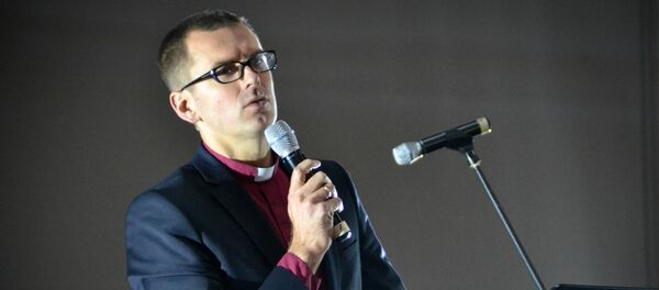 Latvijas prezidenta kandidāts no Saskaņas partijas, bijušais Latvijas Baptistu draudžu savienības vadītājs, bīskaps Pēteris Sproģis - Sputnik Latvija