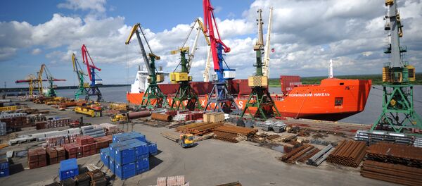Работа Архангельского морского торгового порта Работа Архангельского морского торгового порта - Sputnik Латвия