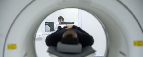 Исследование на магнитно-резонансном томографе, архивное фото Исследование на магнитно-резонансном томографе, архивное фото - Sputnik Latvija