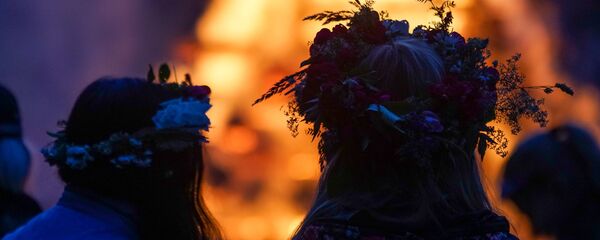 Жители Риги и гости столицы собрались на Кукушкиной горе для празднования Лиго - Sputnik Латвия