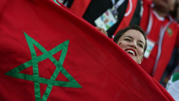 Болельщица сборной Марокко перед началом матча группового этапа чемпионата мира по футболу между сборными Испании и Марокко - Sputnik Латвия