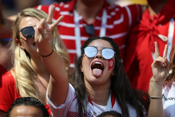 Болельщицы из Туниса во время футбольного матча на стадионе Спартак в Москве - Sputnik Латвия