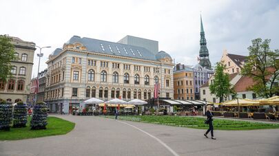Площадь Ливов, Рижский русский театр имени Михаила Чехова