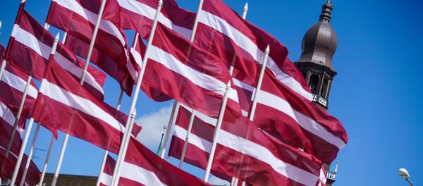 Домский собор и флаги Латвии Домский собор и флаги Латвии - Sputnik Латвия