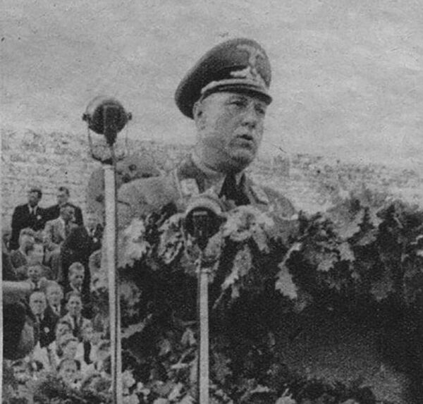 11 июля 1943 года в Риге на Армейском стадионе прошел праздник песни, на котором с речью выступил генеральный комиссар Латвии в Рейхскомиссариате Остланд Отто-Генрих Дрекслер - Sputnik Латвия