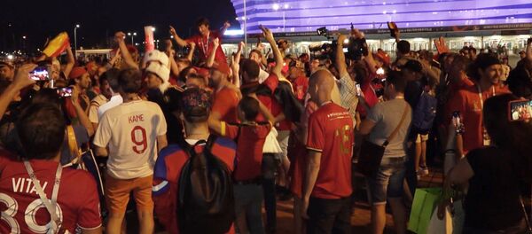 Futbola fani no Anglijas un Beļģijas brāļojās pēc mača Kaļiņingradā Futbola fani no Anglijas un Beļģijas brāļojās pēc mača Kaļiņingradā - Sputnik Latvija