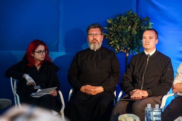 Дискуссия - Школы русского нацменьшинства - перспективы и будущее: Екатерина Гаврилова, Павел Левушкан и Виктор Урвачёв  - Sputnik Латвия