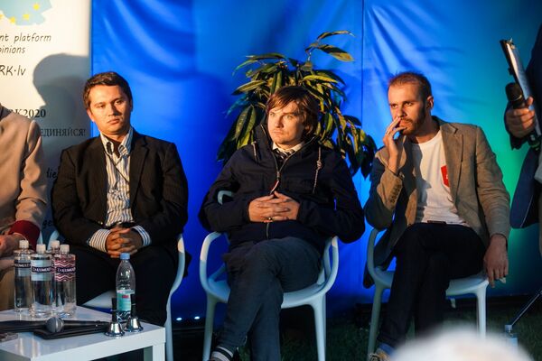 Дискуссия - Школы русского нацменьшинства - перспективы и будущее: Мирослав  Слободян, Антон Старостин и Эдгарс Лабсвирс - Sputnik Латвия