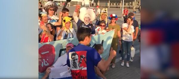 Японские болельщики распевали Катюшу - Sputnik Латвия