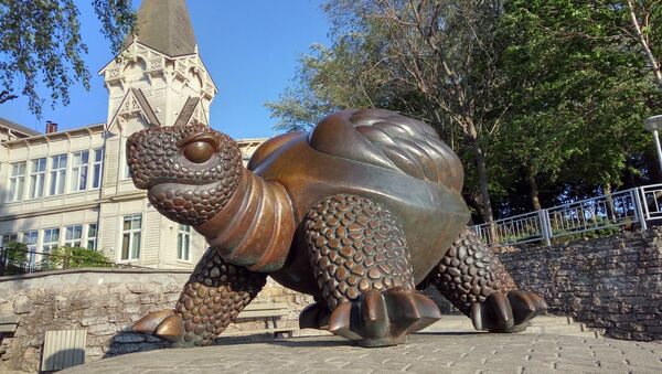 Скульптура Черепаха в Юрмале - Sputnik Latvija