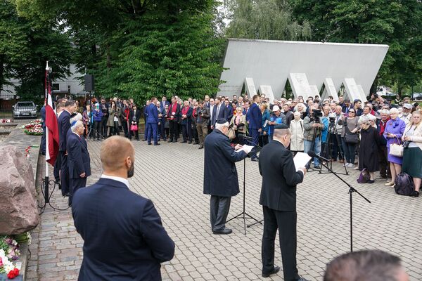 День памяти жертв геноцида еврейского народа День памяти жертв геноцида еврейского народа - Sputnik Латвия