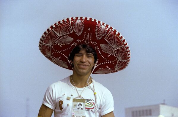 Спортсмен из Мексики. XXII летние Олимпийские игры (19 июля — 3 августа), 1980 год - Sputnik Латвия