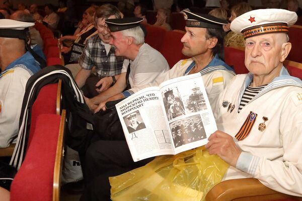 Представители матросского клуба Гангут Представители матросского клуба Гангут - Sputnik Латвия