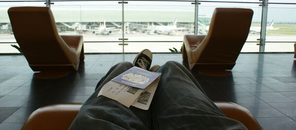 Пассажир в аэропорту. - Sputnik Латвия