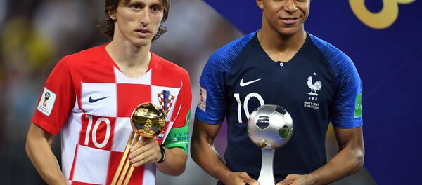 Лука Модрич и Килиан Мбаппе - Sputnik Латвия
