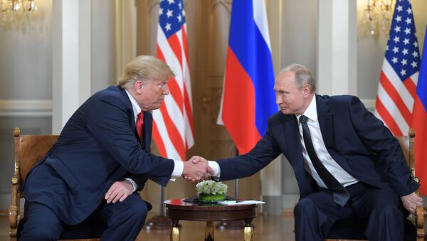 Встреча президента РФ Владимира Путина и президента США Дональда Трампа в Хельсинки - Sputnik Латвия